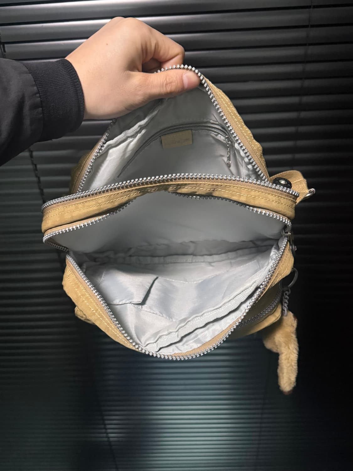 키플링 겨자색 크로스백 멀티 포켓 옐로우 고릴라 인형 키링 가방 숄더백  상품이미지6