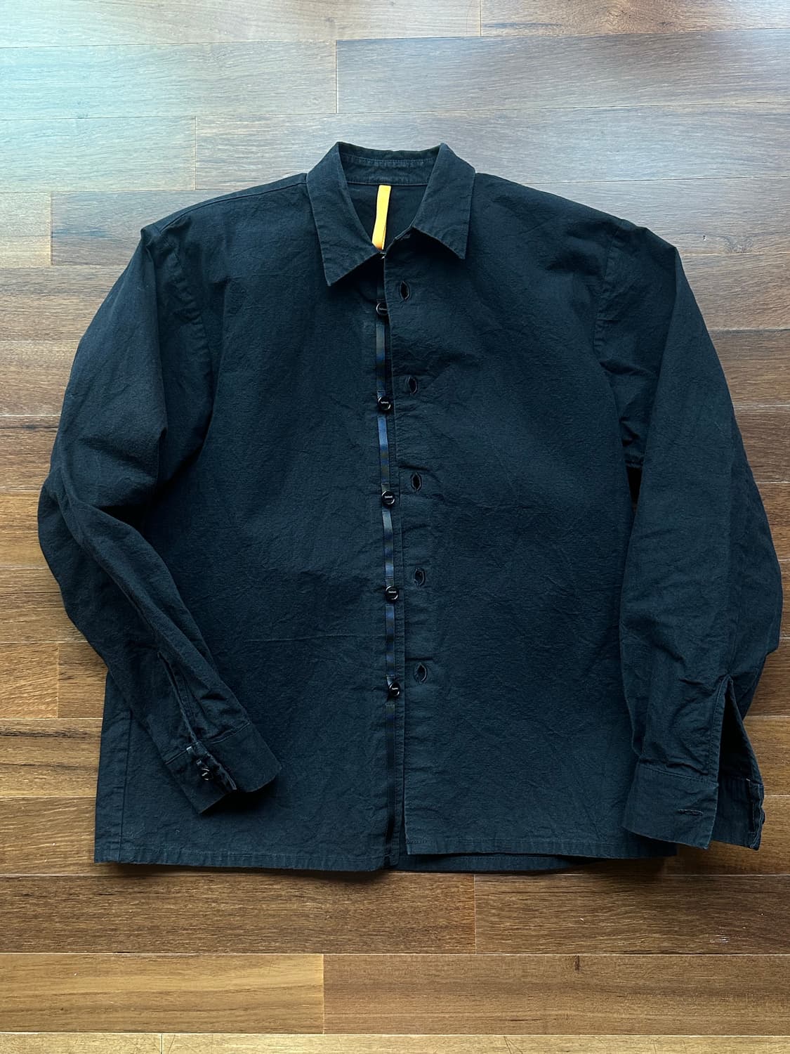 [xs] MAN-TLE 맨틀 R0S1 M-Shirt 1 (Black Wa 상품이미지3