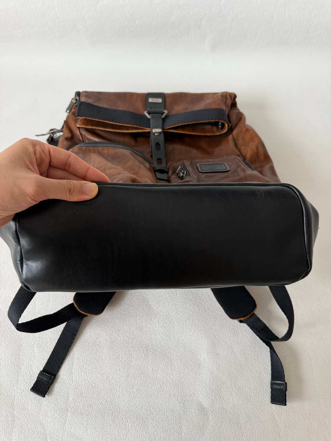 투미(TUMI) 레더 백팩 상품이미지5