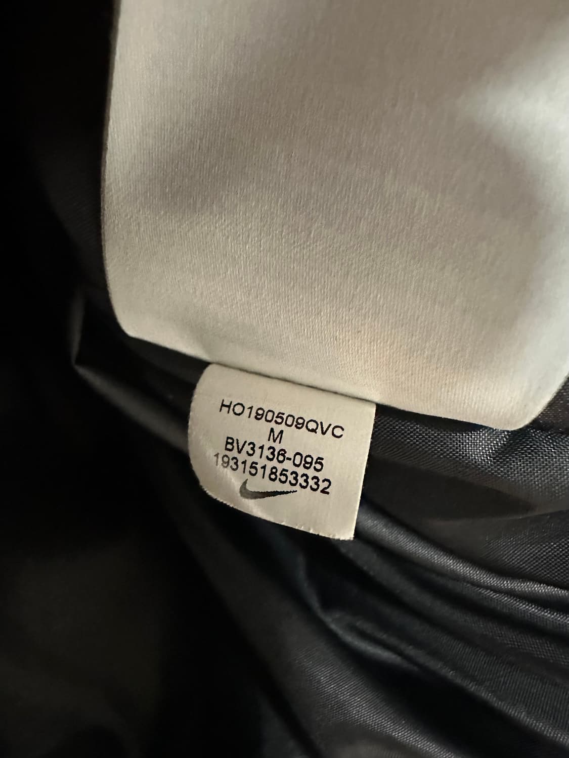 나이키 메탈릭 실버 푸퍼 패딩 상품이미지7