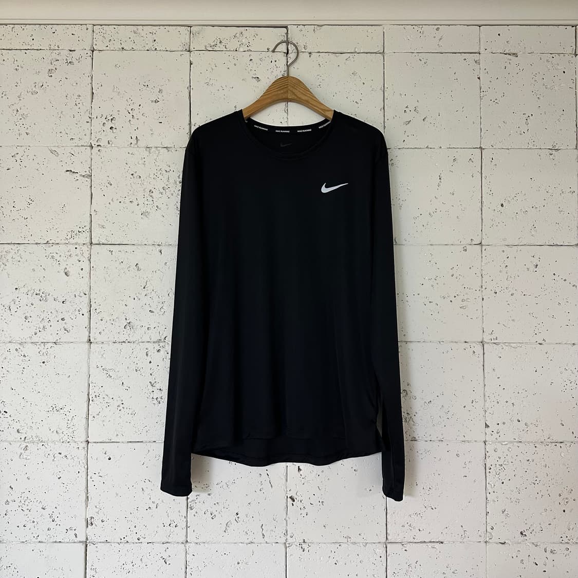 L 나이키 드라이핏 러닝 긴팔티 상품이미지1