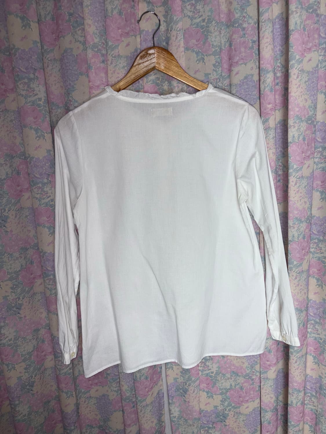 화이트 프릴 넥 블라우스 상품이미지9