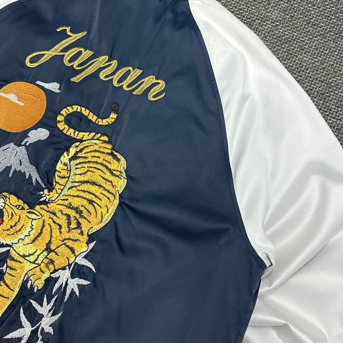 H&M 타이거 자수 빈티지 스카잔 XL 상품이미지9