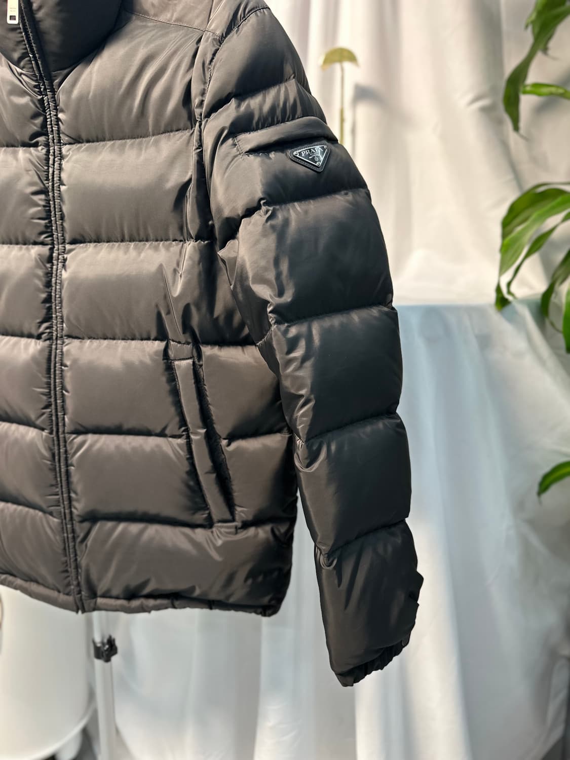 프라다 다운패딩 블랙 48 상품이미지6