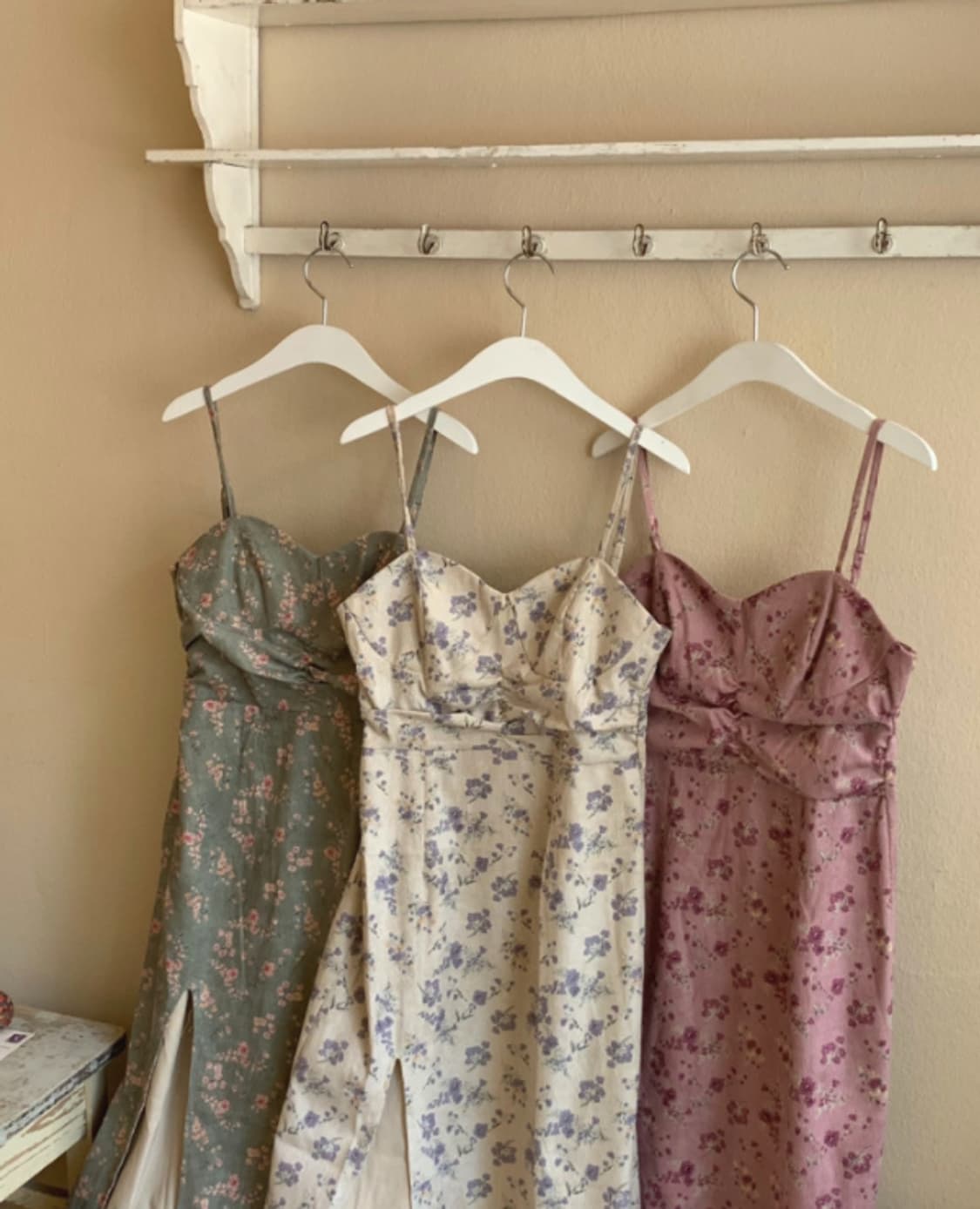 플라워 코듀로이 슬릿 백예린 원피스 상품이미지1