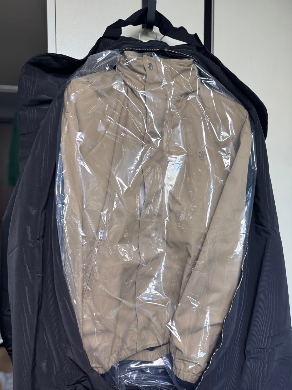 셀린느 윈드브레이커 바람막이 신상 미사용 상품이미지3