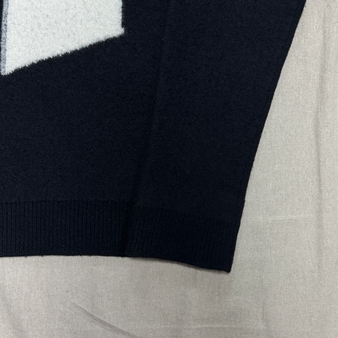 JW앤더슨 x DE 20fw 버닝하우스 니트 M 상품이미지3