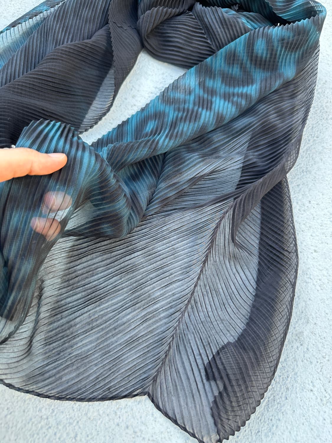 NONE pleated Leopard Print Scarf 상품이미지3