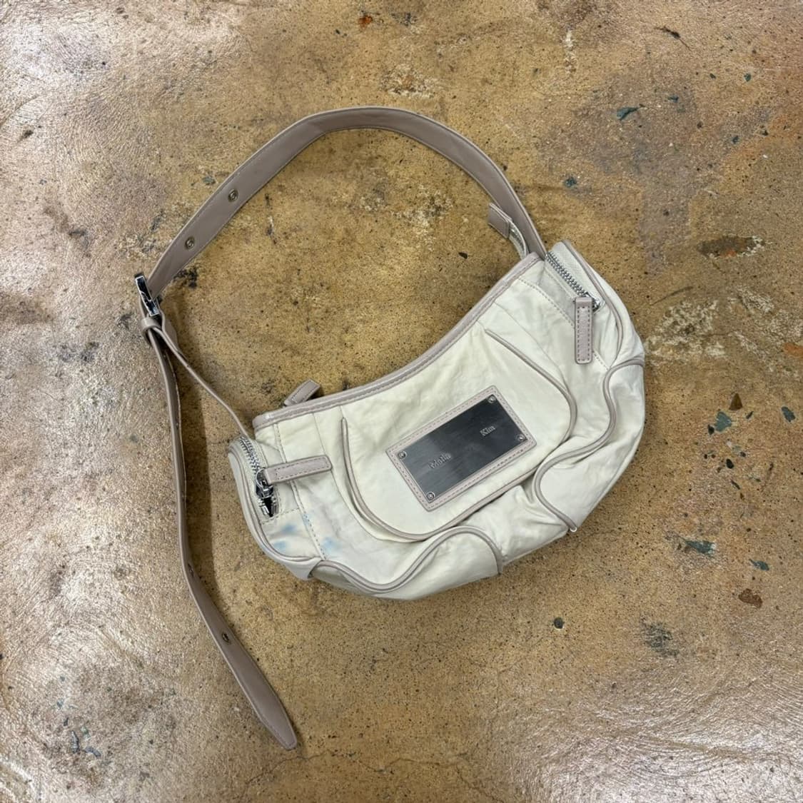 마뗑킴 마들렌 라운드 백 라이트 베이지  상품이미지1