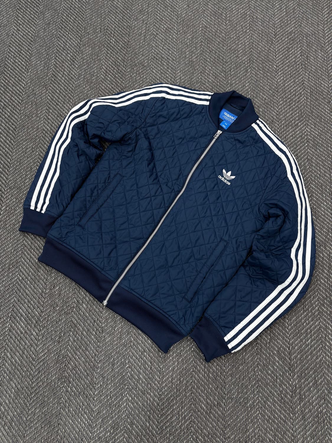 아디다스 경량패딩 네이비 상품이미지1