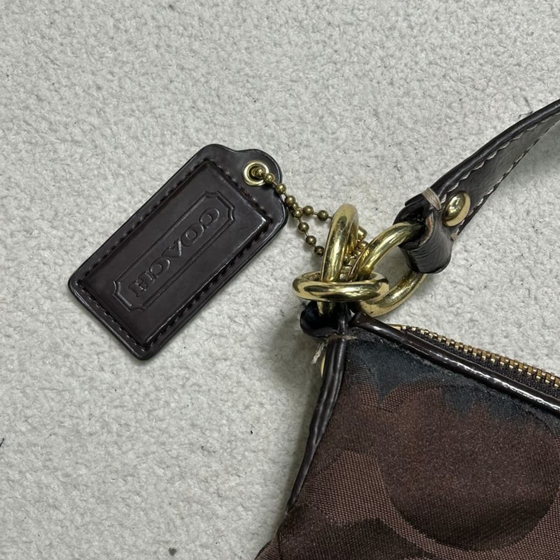 코치 시그니처 패턴 패브릭 모카브라운 숄더백 상품이미지5