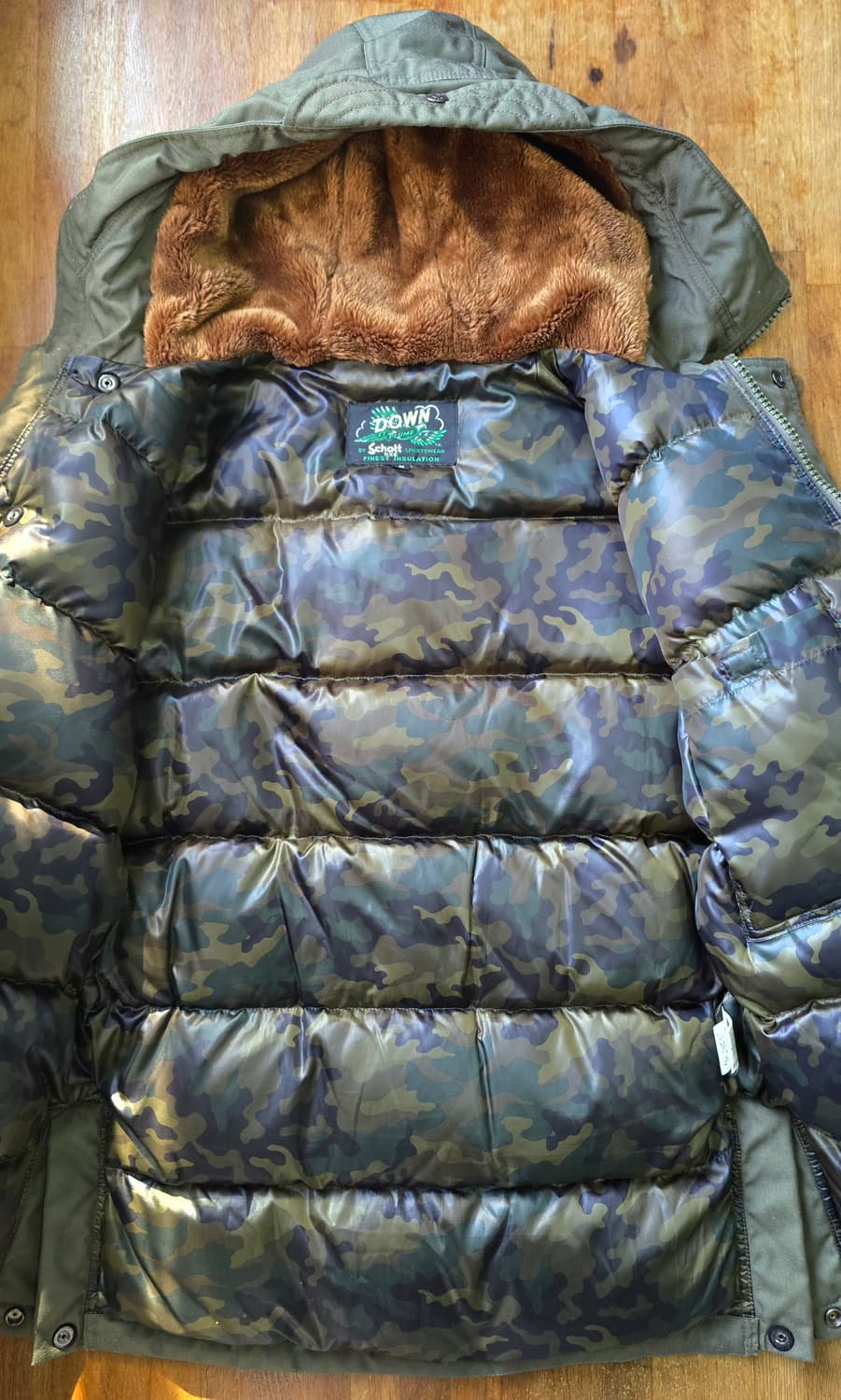 초레어) SCHOTT 쇼트 패딩 M 싸이즈 판매 합니다. 카모 밀리터리 상품이미지3