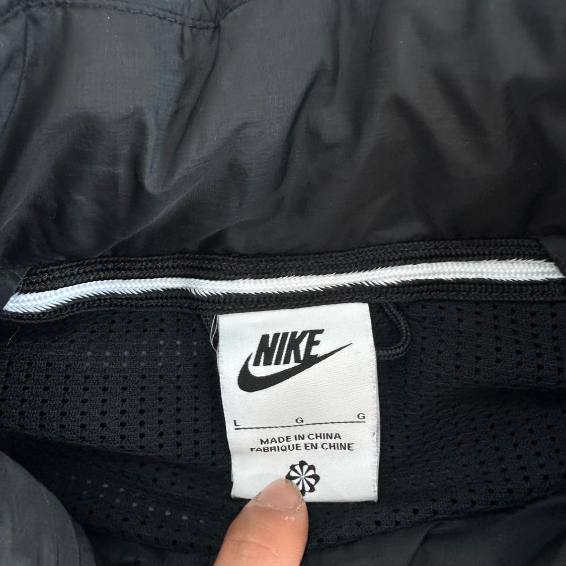 Nike 나이키 블랙 스우시 바람막이  상품이미지5