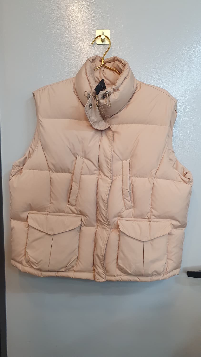 STANDARD MAKET 오리털 패딩 조끼 판매합니다. 색상이아예 잘안 상품이미지2