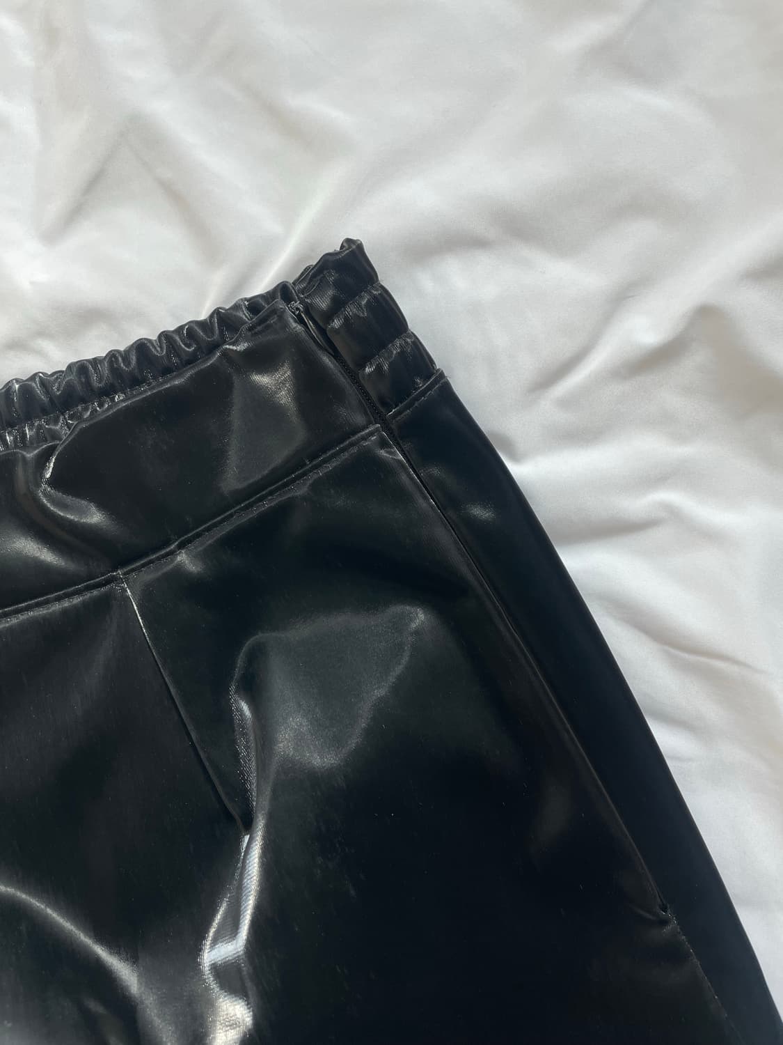 글로시 레더 팬츠 상품이미지2