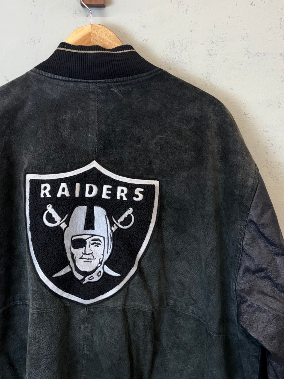 NFL 90s 빈티지 오클랜드 레이더스 레더 바시티 자켓 상품이미지4