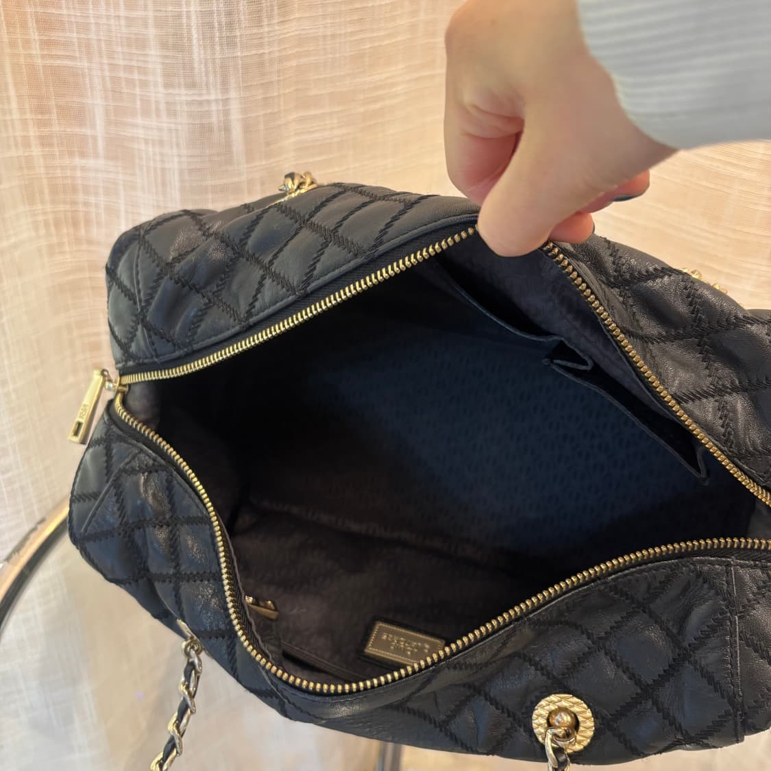 정품 루이까또즈 퀄팅 숄더백     상품이미지10