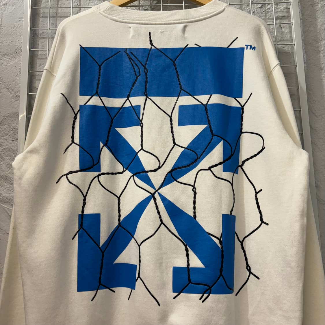 20ss 오프화이트 펜스 블루 에로우 화이트 스웻셔츠 XL 상품이미지4