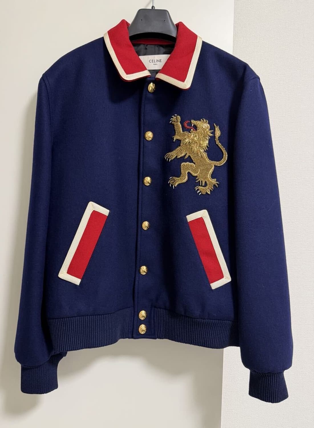 [라이즈 원빈님 착용] 셀린느 25ss 라이언 로얄 테디 자켓 상품이미지7