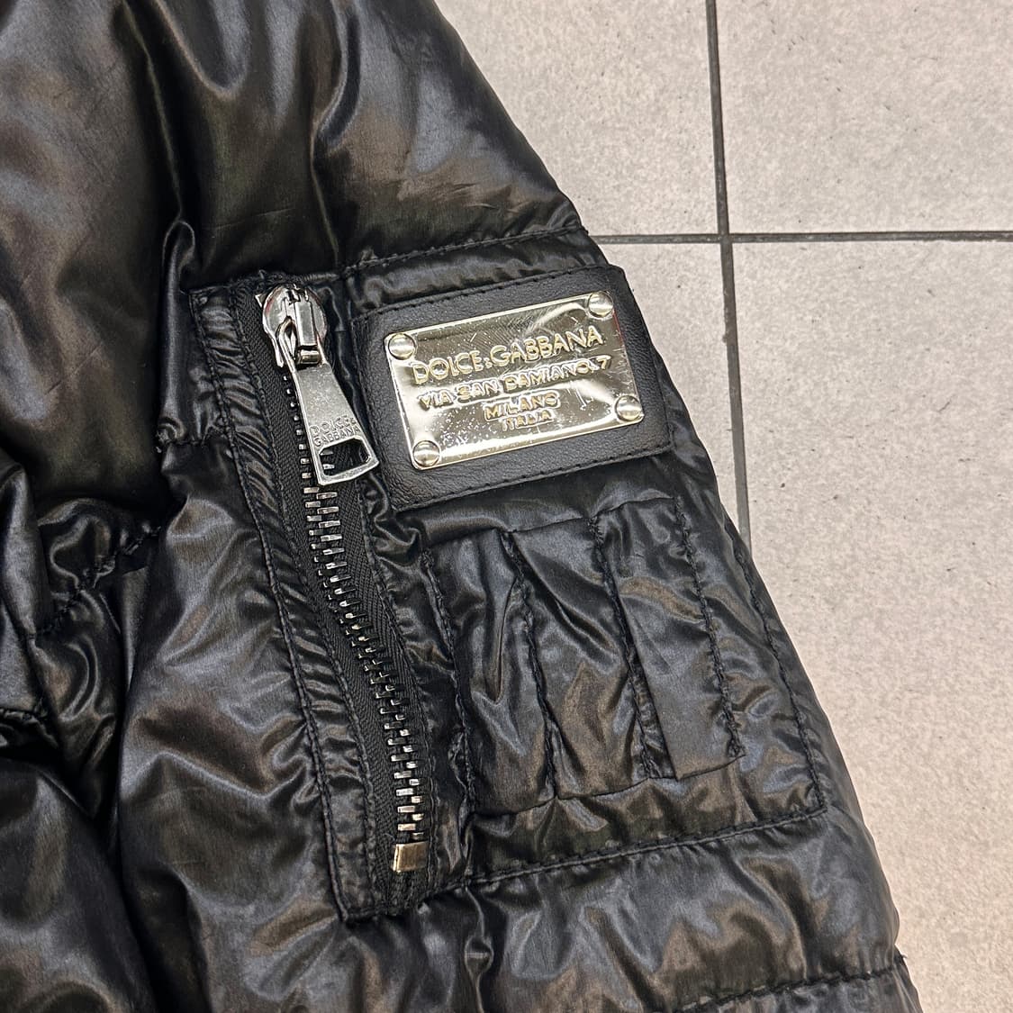 돌체앤가바나 로고 플레이트 다운 봄버자켓 상품이미지4