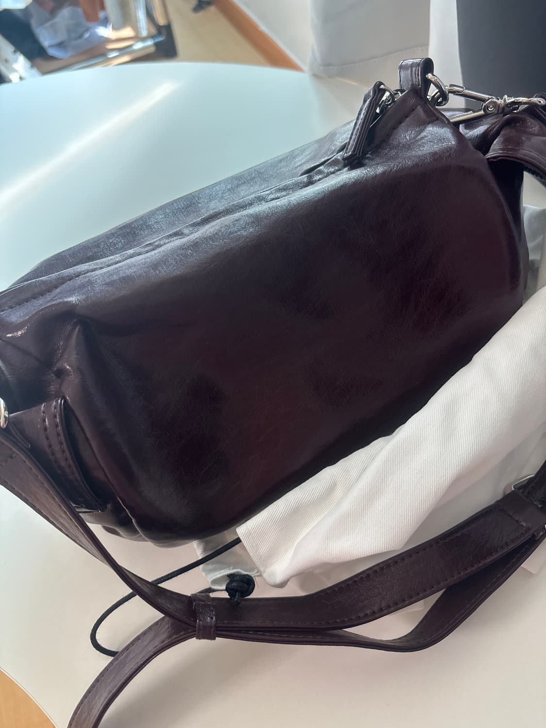 다이닛 가방 STUD POCKET BAG IN BUR GUNDY 상품이미지2