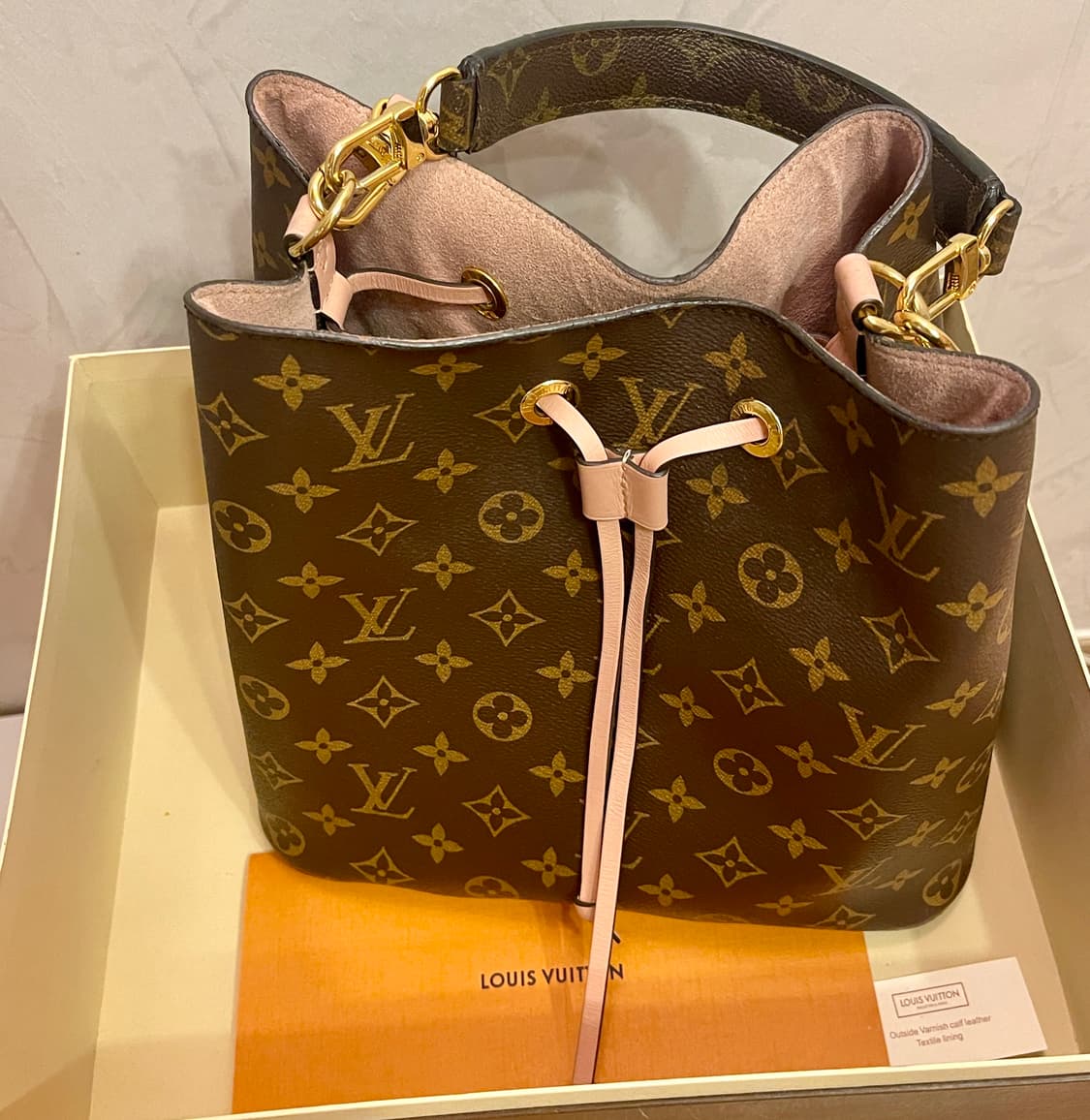 루이비통 Louis Vuitton 네오노에 MM 모노그램 로즈파우더 상품이미지9