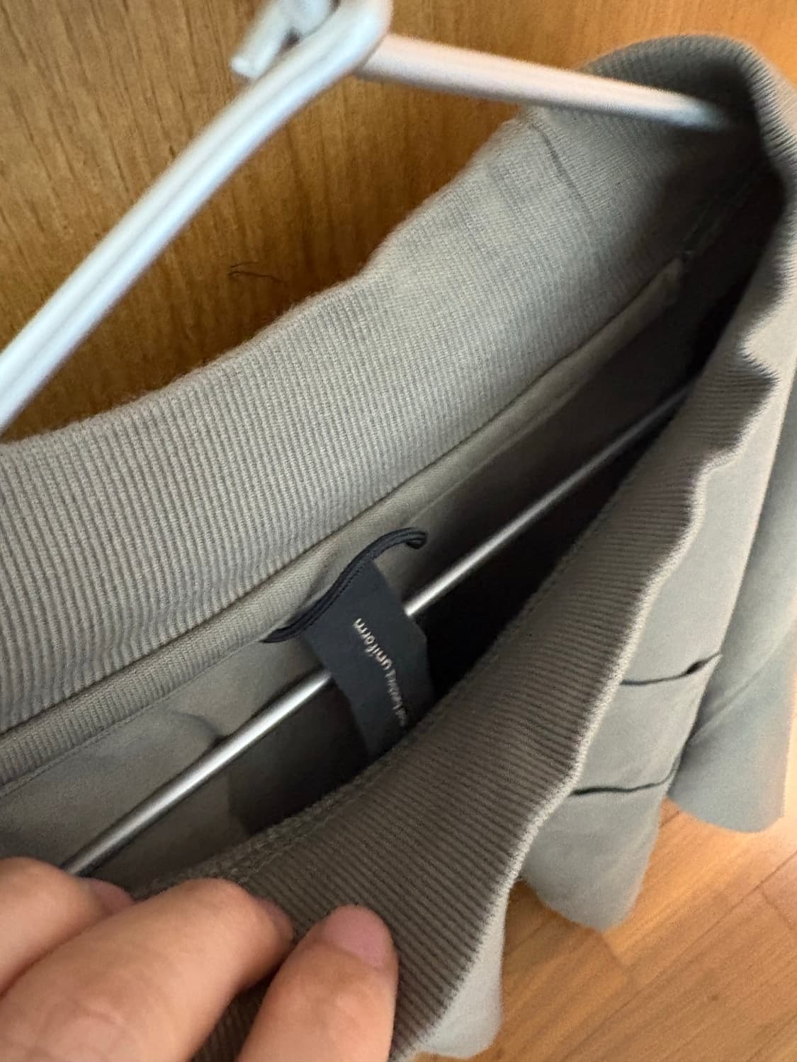 모이프 [AW25] 배기 모크넥 롱슬리브 티 / 올리브 그레이 Size1 상품이미지5