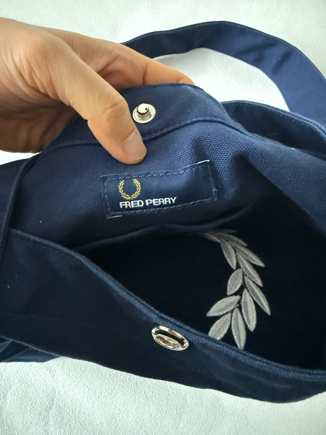 프레드페리(FRED PERRY) 캔버스 크로스 토트백 상품이미지6