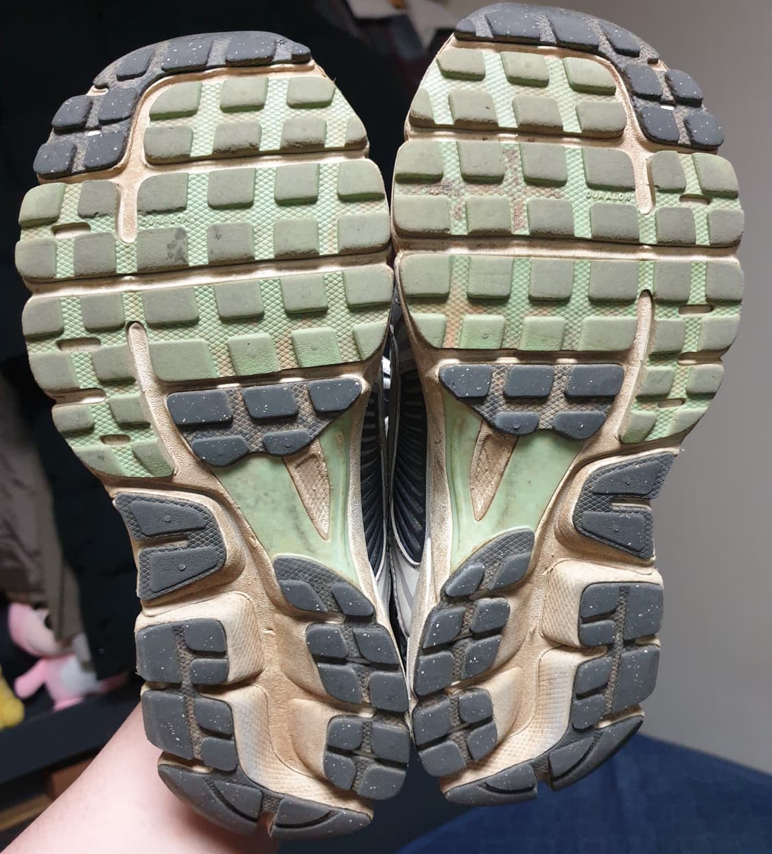 나이키 줌 보메로5  코블스톤 (235) 상품이미지6