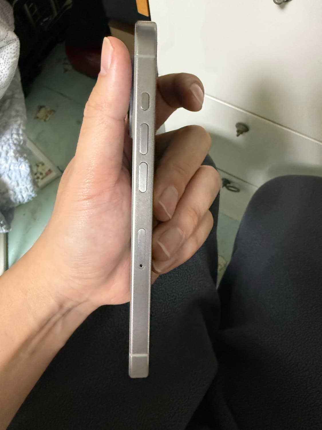 아이폰 15 Pro 내추럴 티타늄 상품이미지8