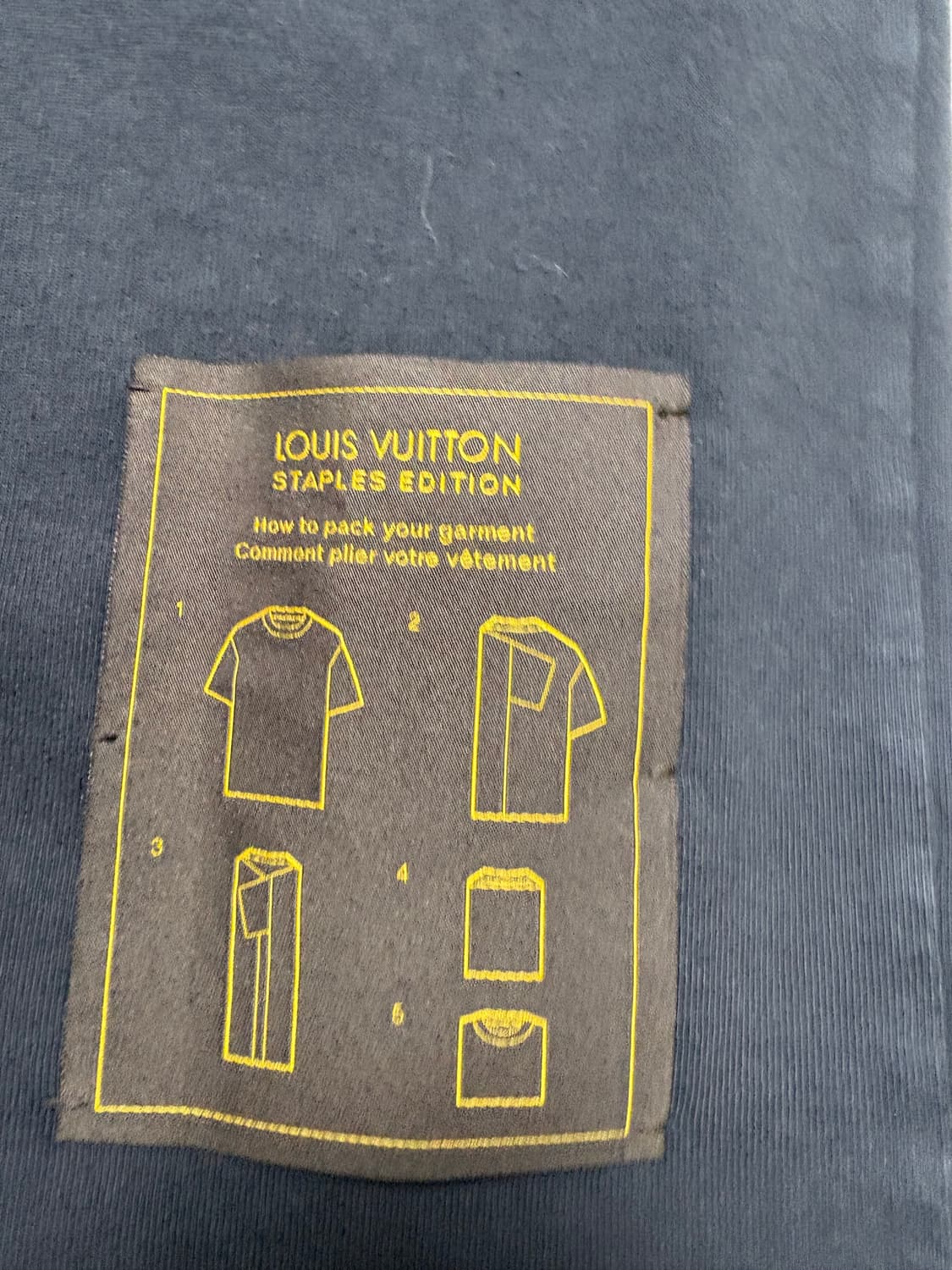 루이비통 스테이플 에디션 블랙 티셔츠 새상품급 상품이미지2