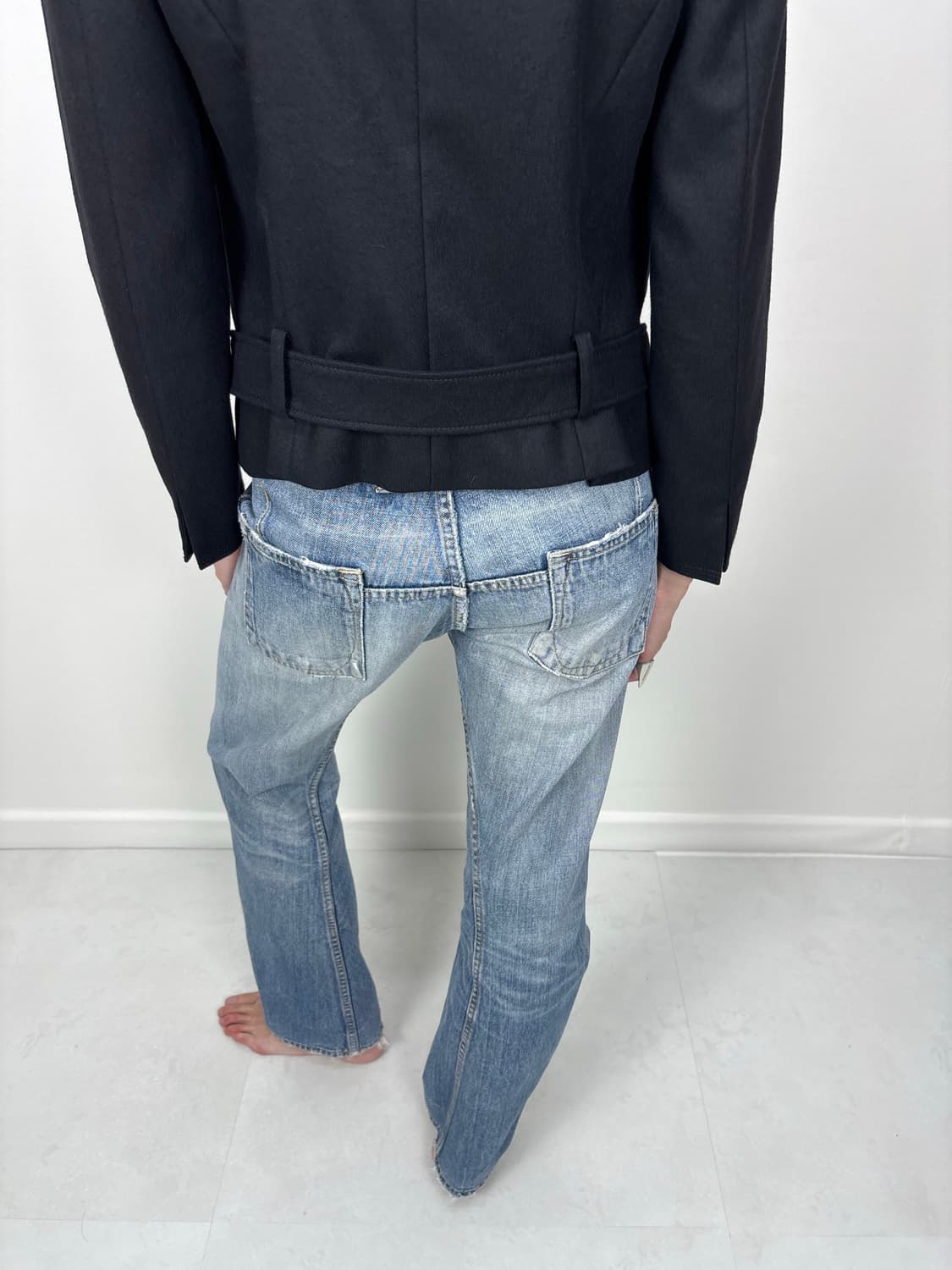 DISTRESSED CURVED JEAN 상품이미지2