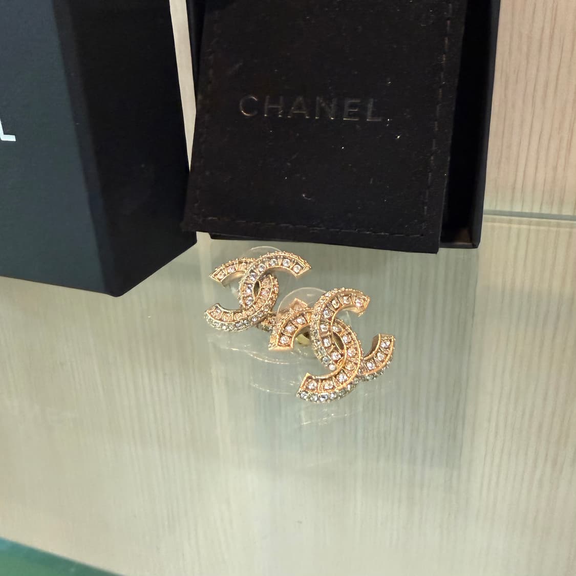 샤넬 CC로고 금장 귀걸이 상품이미지2