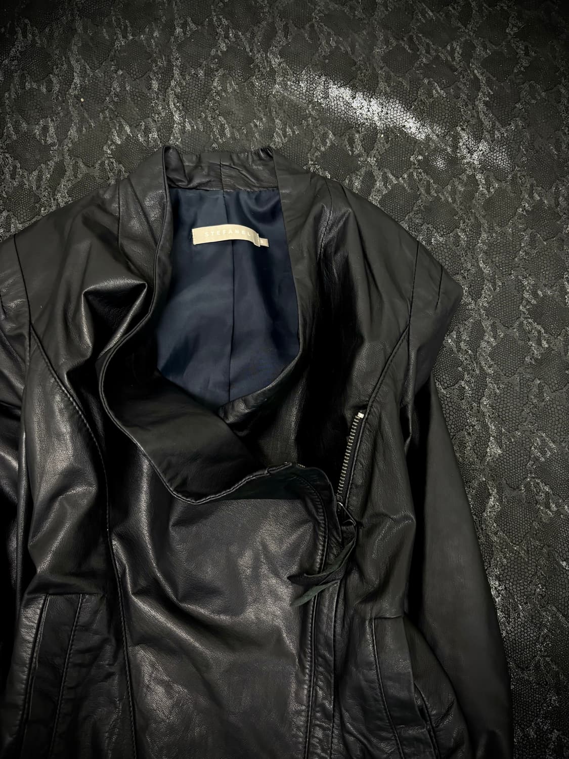 “Vintage” Rare Design Draped Leather JK 상품이미지4