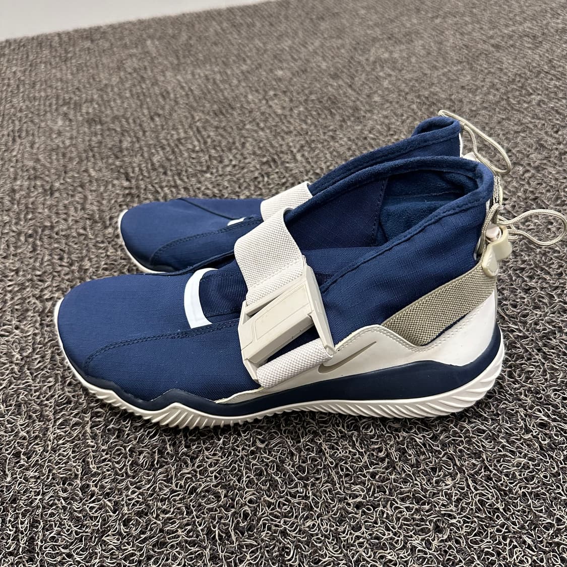 NIKE 나이키 커뮤터 고프코어 운동화 250 상품이미지3