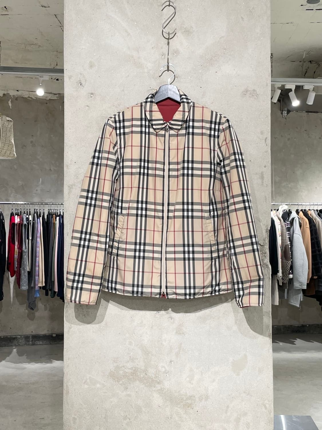 버버리 베이지 앤 레드 리버시블 집업 자켓 상품이미지1