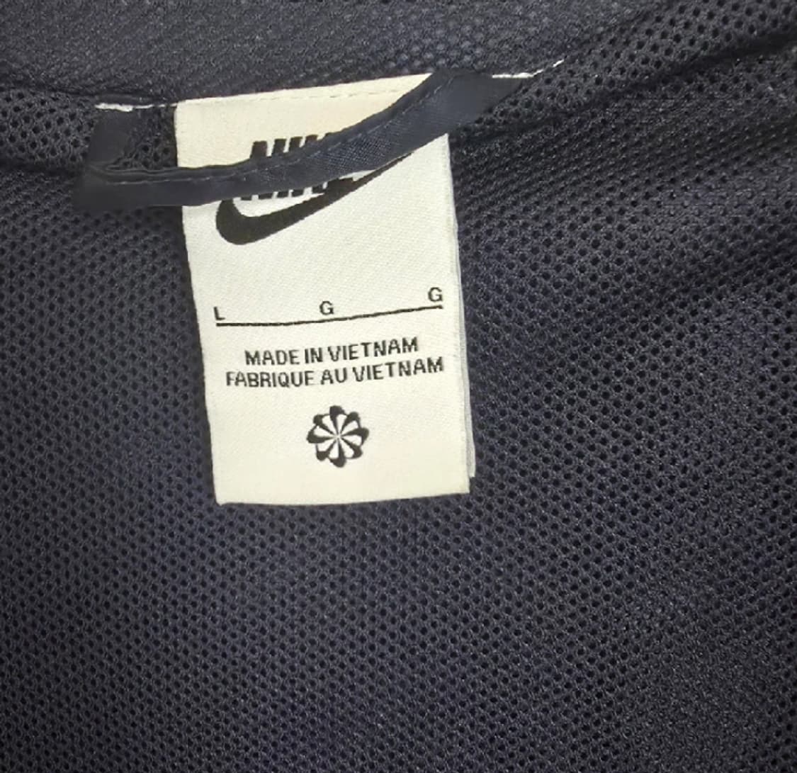 토트넘 나이키 바람막이 L 팝니다. 상품이미지3