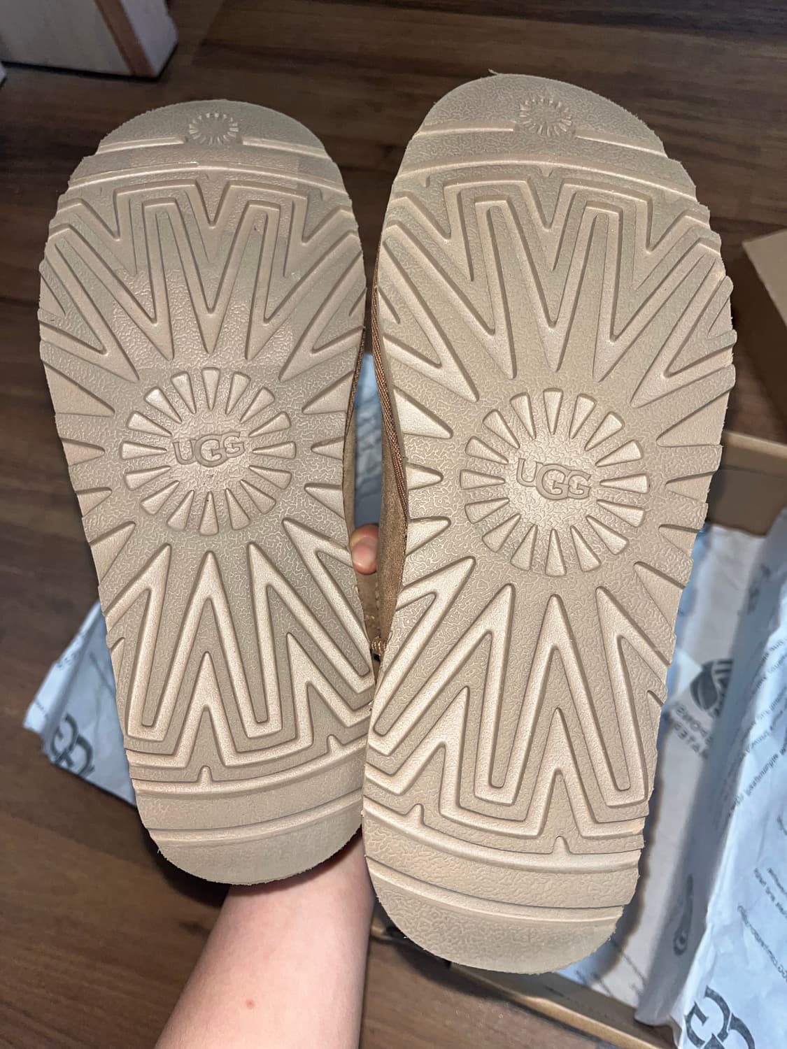 (미착용230~240)UGG 어그 클래식 울트라미니부츠 체스넛 6 상품이미지4