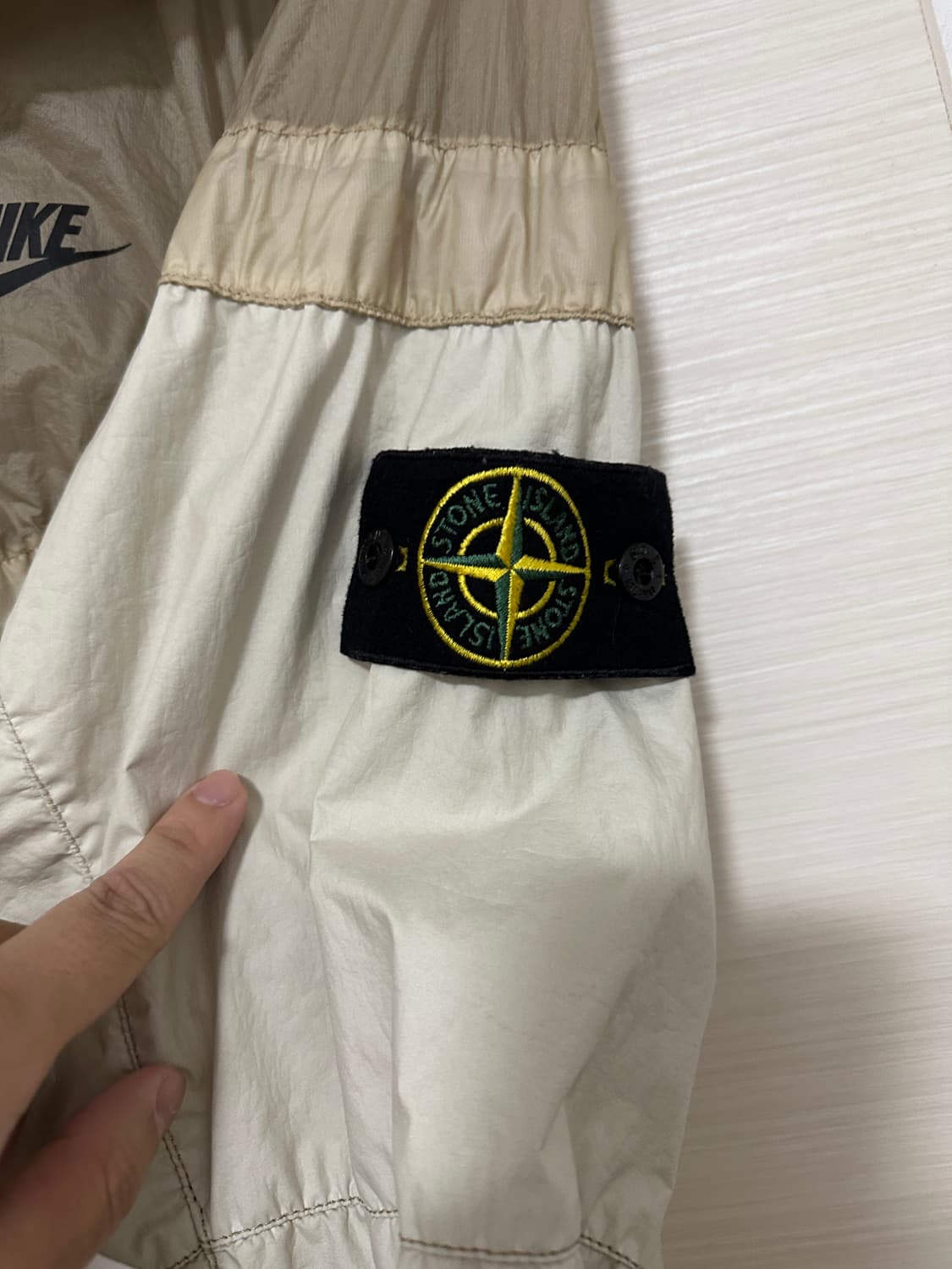 (L) 나이키 스톤아일랜드 윈드러너 베이지 상품이미지2