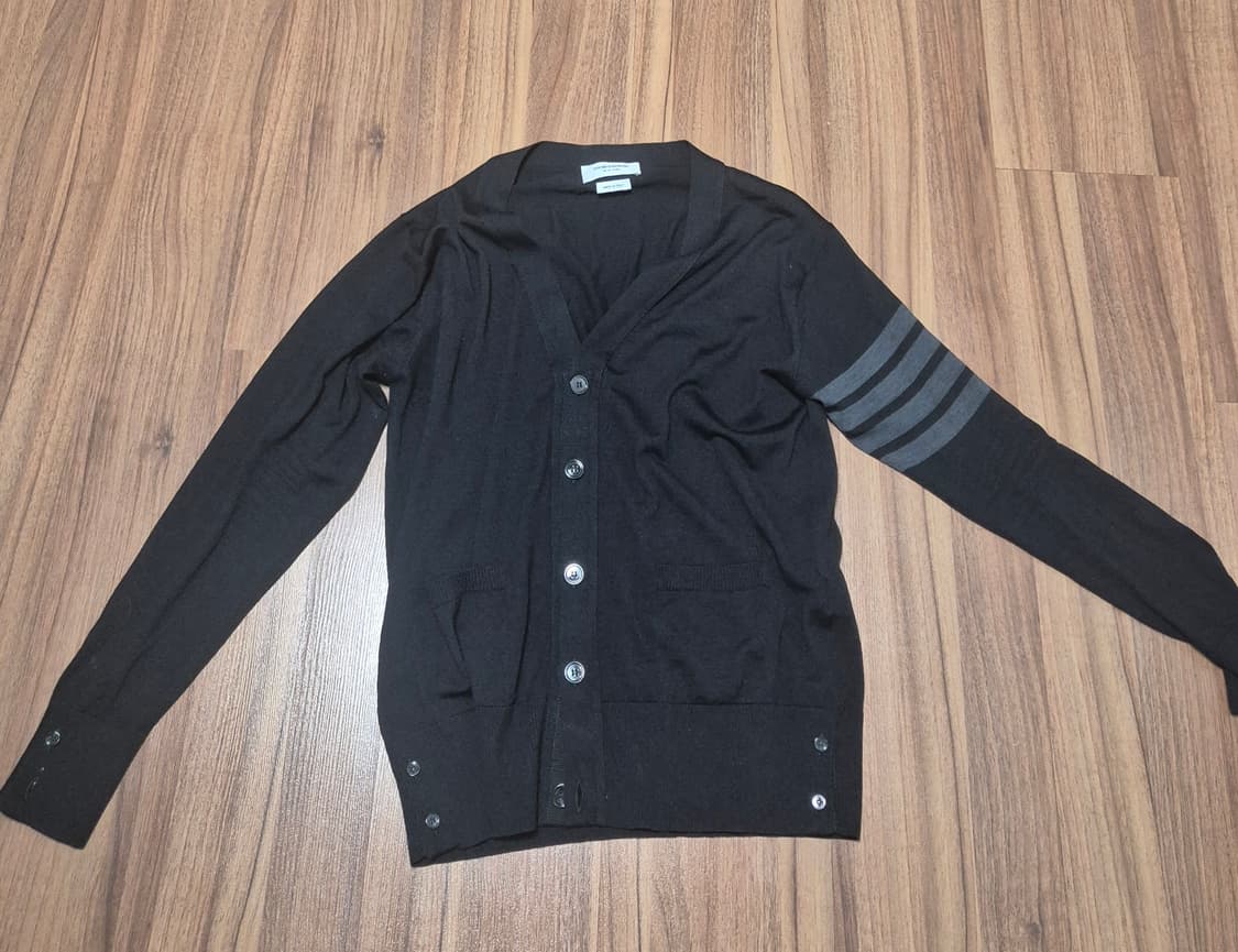 톰브라운 블랙 울가디건 상품이미지1