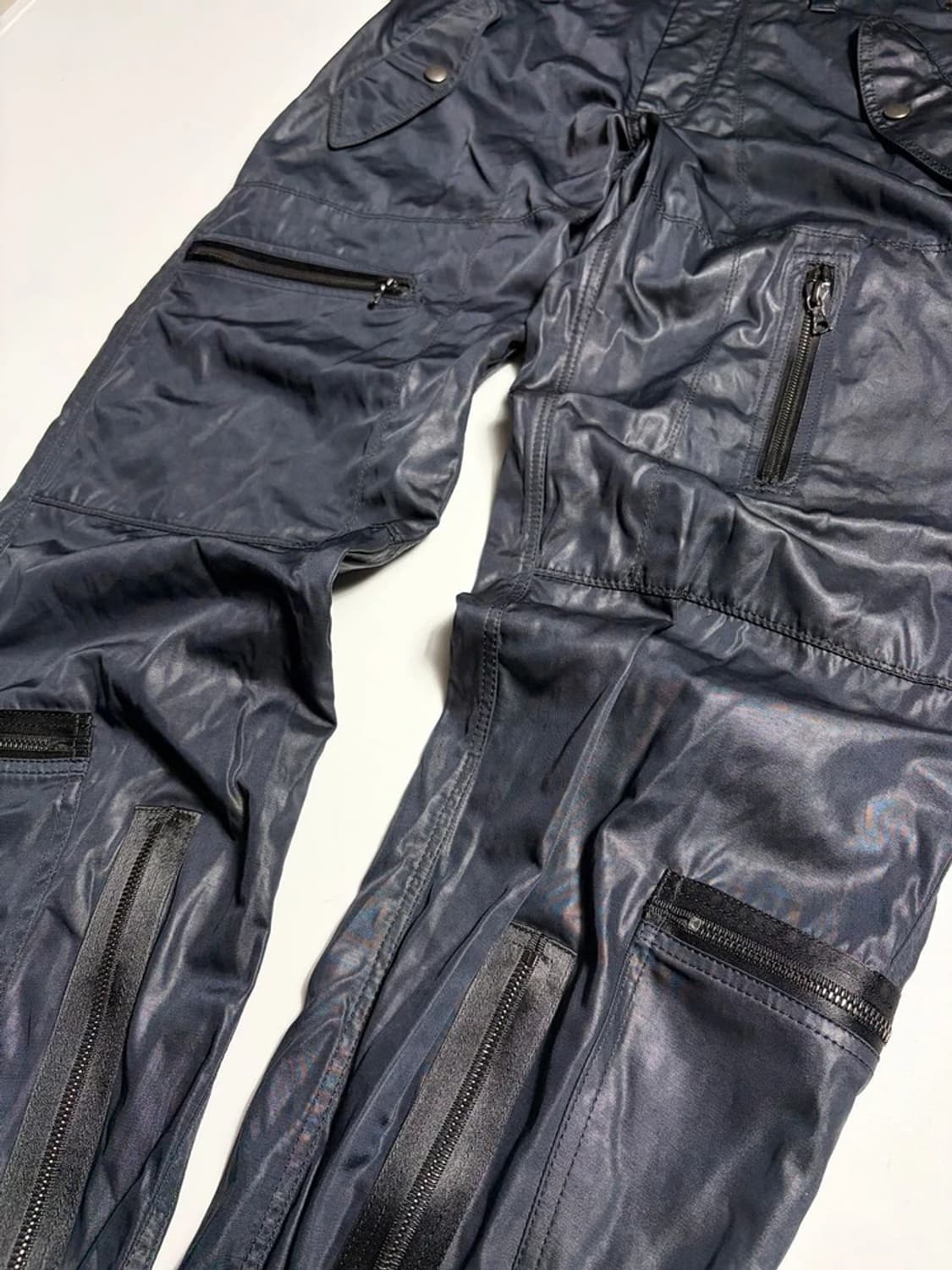이세이미야케 06FW 테크니컬 멀티지퍼 카고 팬츠 R1825 상품이미지4