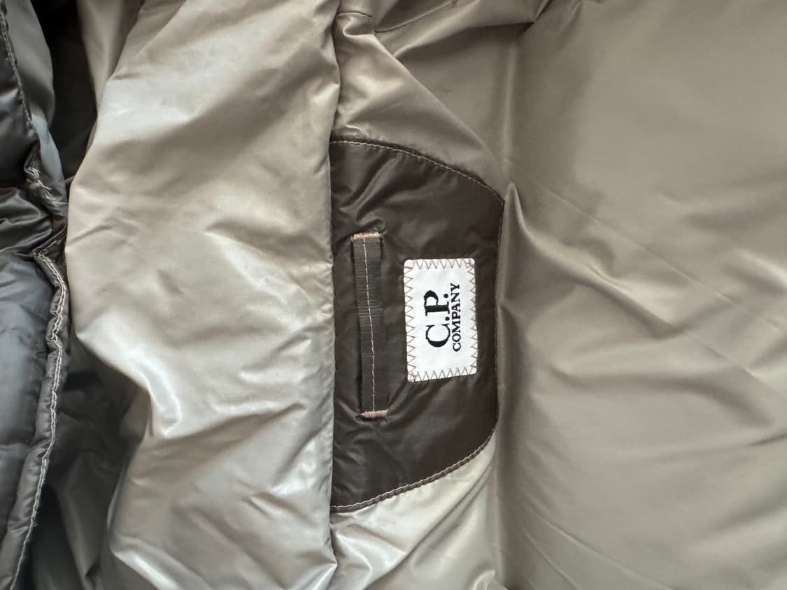 CP컴퍼니 D.D. 쉘 후드 다운 자켓 패딩 카키베이지(옷걸이 보유) 상품이미지5