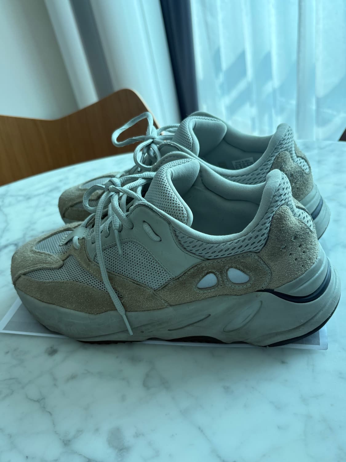 Yeezy salt 이지부스트 700 솔트 상품이미지4
