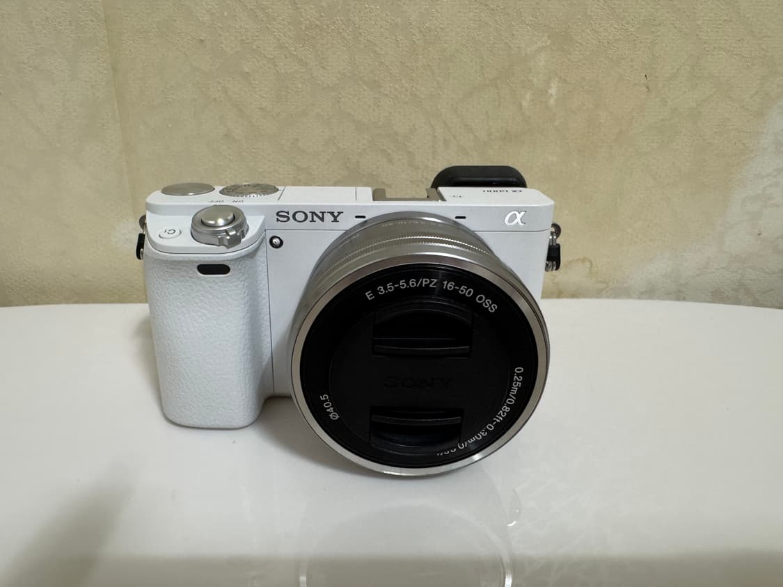 [새상품급] 소니 미러리스 A6000 상품이미지1