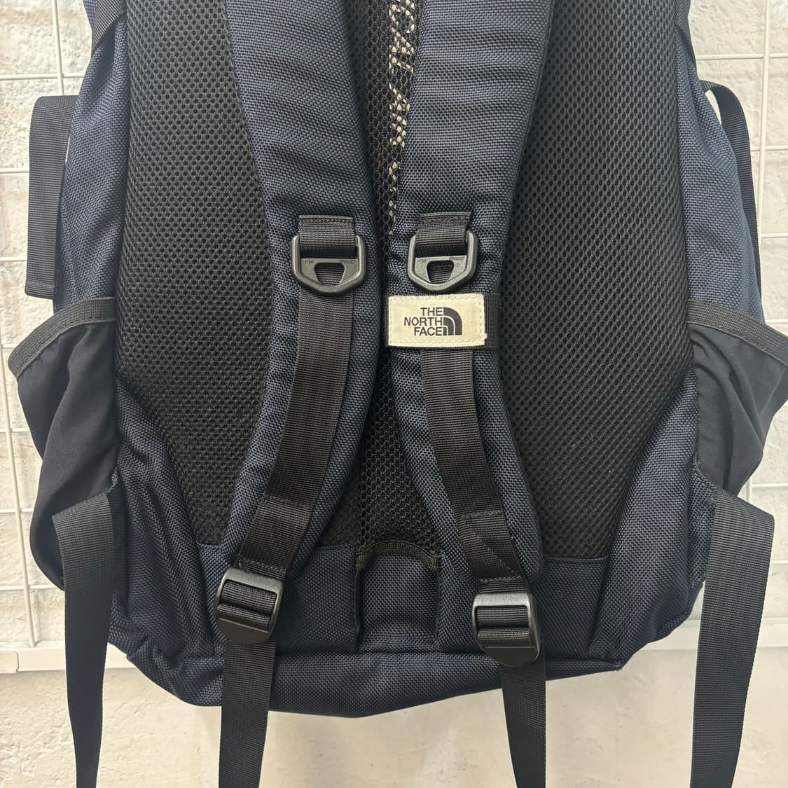 노스페이스 네이비 20L 커뮤터 백팩 OS 상품이미지7