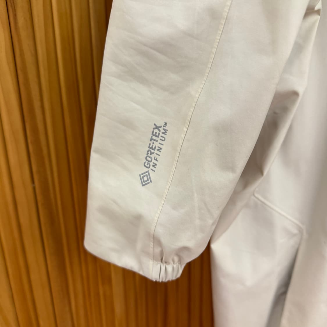 (사이즈M)아크테릭스 솔라노 후드 상품이미지5