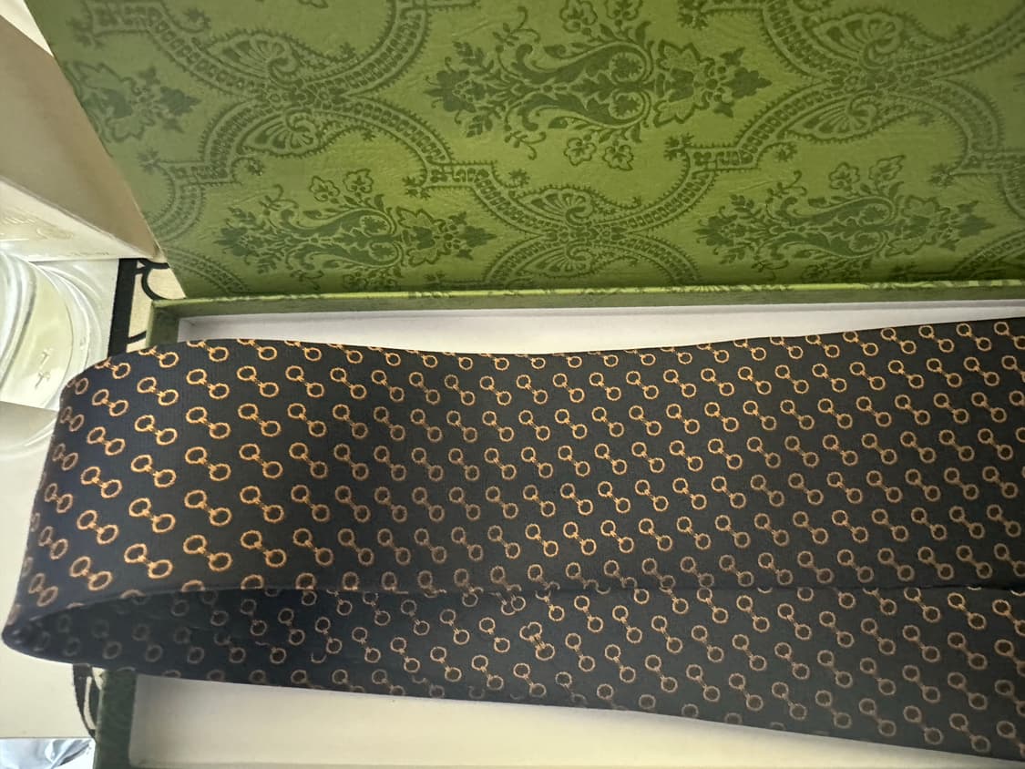 구찌 블랙/골드 체인 패턴 실크넥타이 정품 상품이미지2