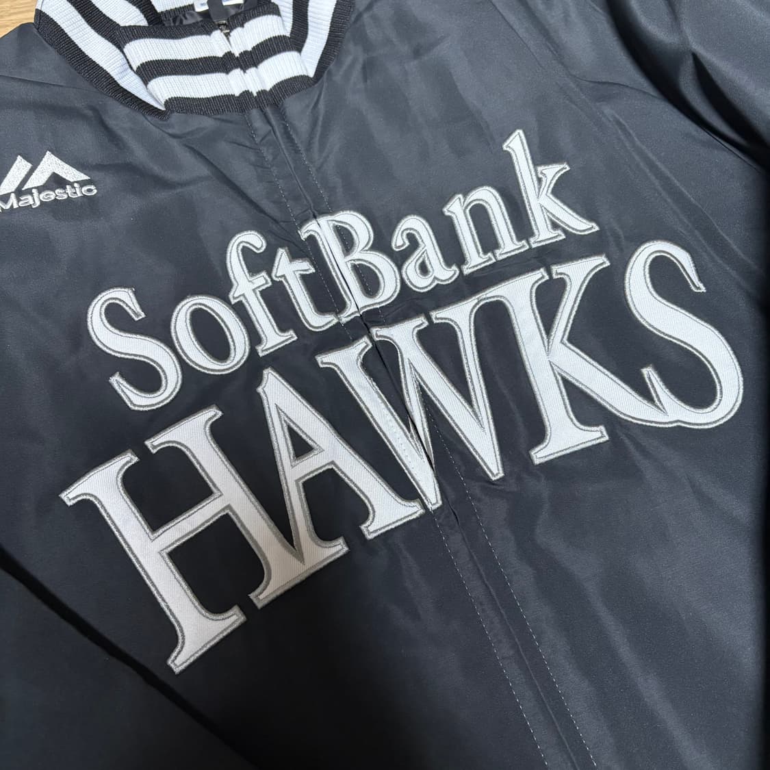 마제스틱 소프트뱅크 야구점퍼 상품이미지2