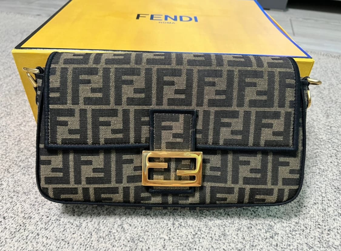 펜디 바게트백 FF로고 상품이미지3