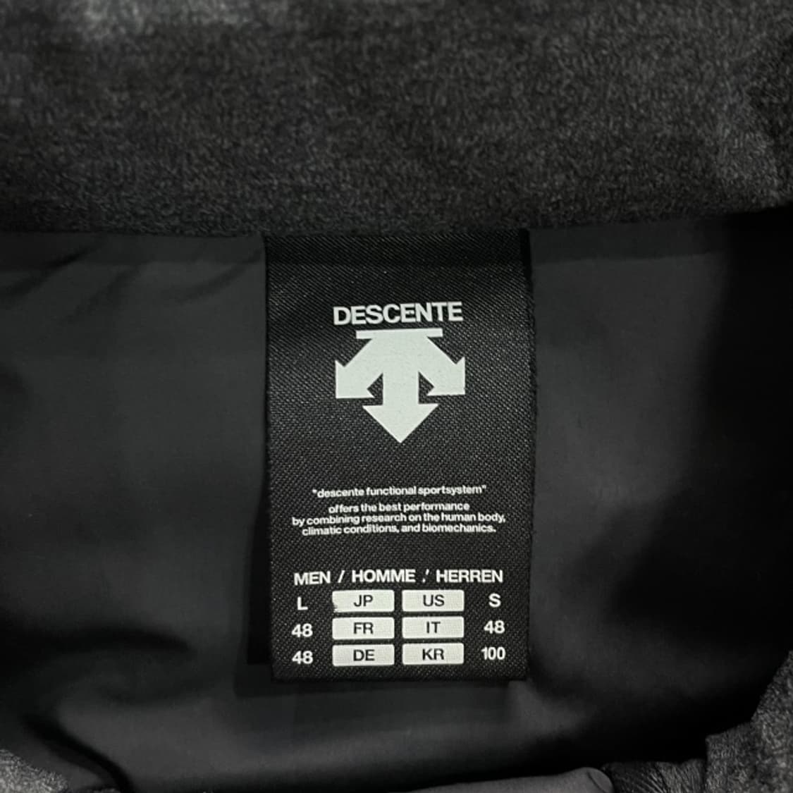 100 데상트 하이브리드 방풍 패딩 상품이미지3